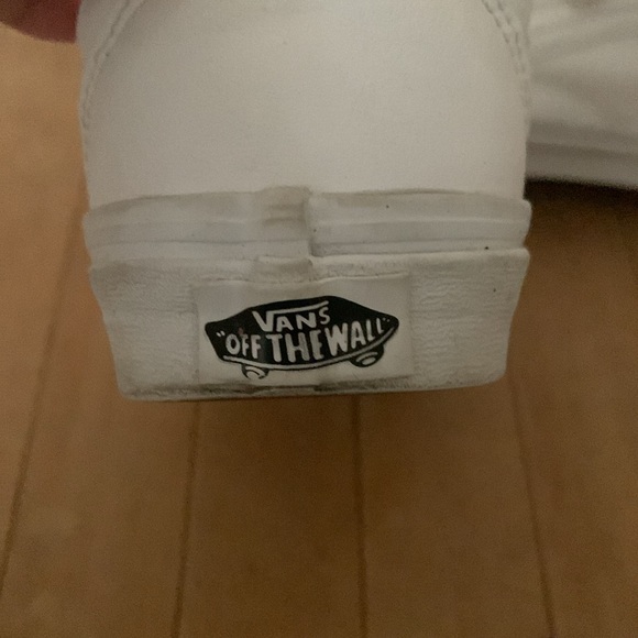 Old Skool Classic Tumble Shoe M6 W7.5 White EUC - Picture 4 of 6